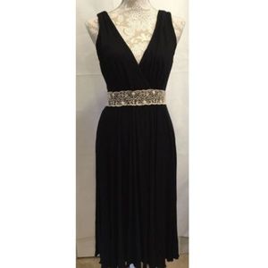 Max and Cleo Sleeveless V-Neck Lace Dress Size S